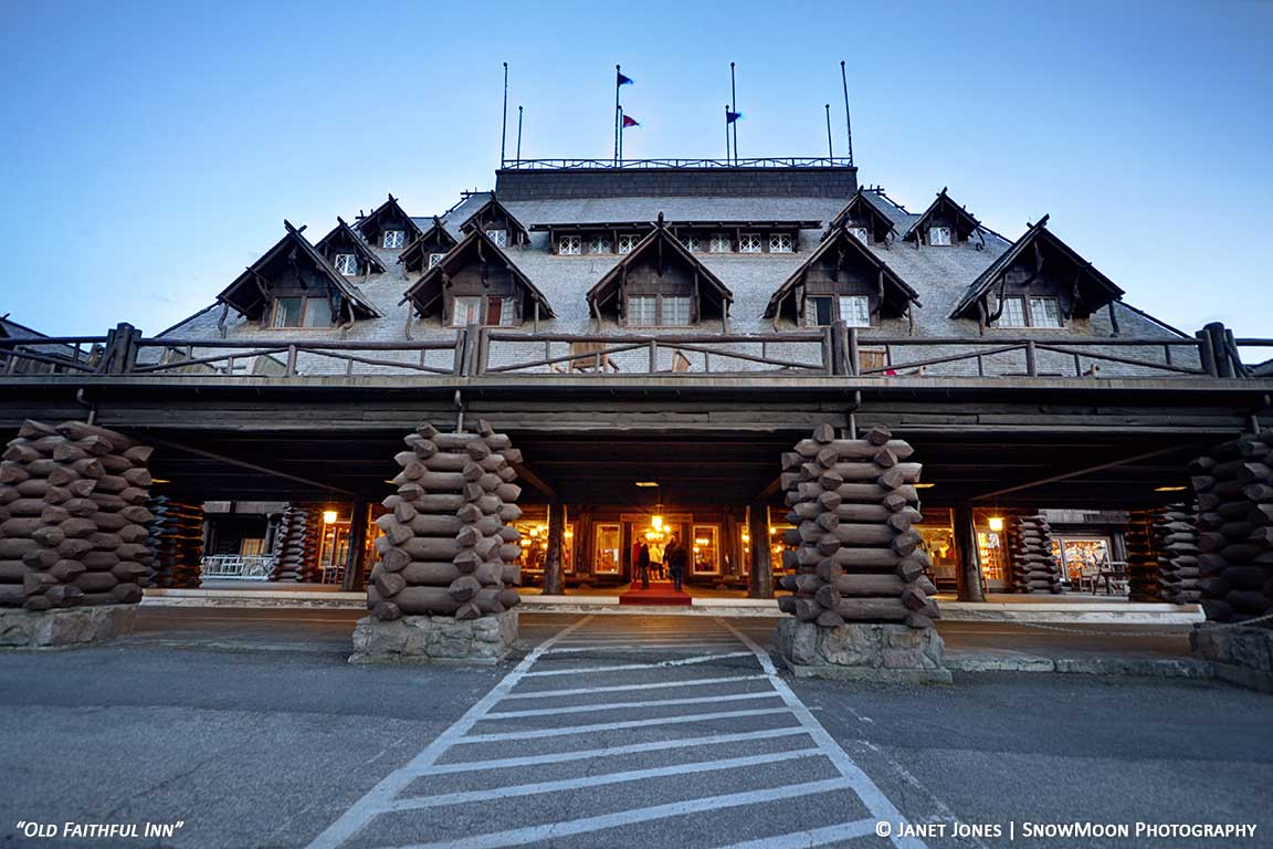 Old Faithful Inn in Yellowstone